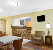 Super 8 by Wyndham Lewisburg hotel detail image 3