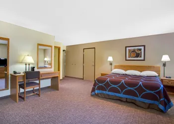 Super 8 by Wyndham Lewisburg hotel thumbnail 8