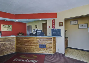 Econo Lodge Near Bluefield College hotel thumbnail 3