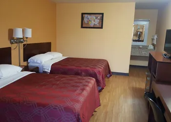Econo Lodge Near Bluefield College hotel thumbnail 7