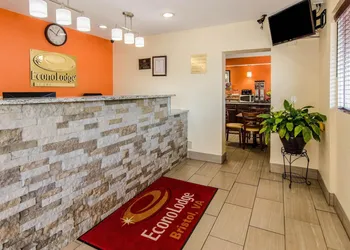Econo Lodge Near Motor Speedway hotel thumbnail 3