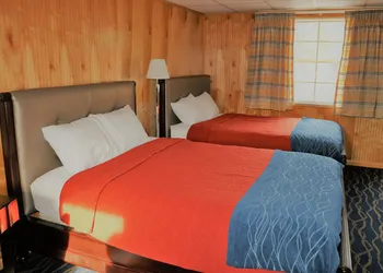 Rodeway Inn Harlan hotel thumbnail 8