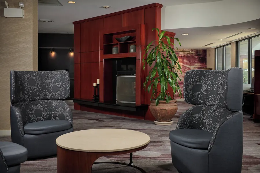 Courtyard by Marriott Bristol hotel detail image 2