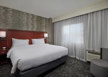 Courtyard by Marriott Bristol hotel thumbnail 6