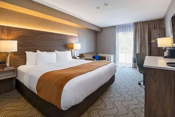 Comfort Inn Lakeshore hotel thumbnail 6