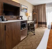 Comfort Inn Lakeshore hotel detail image 4