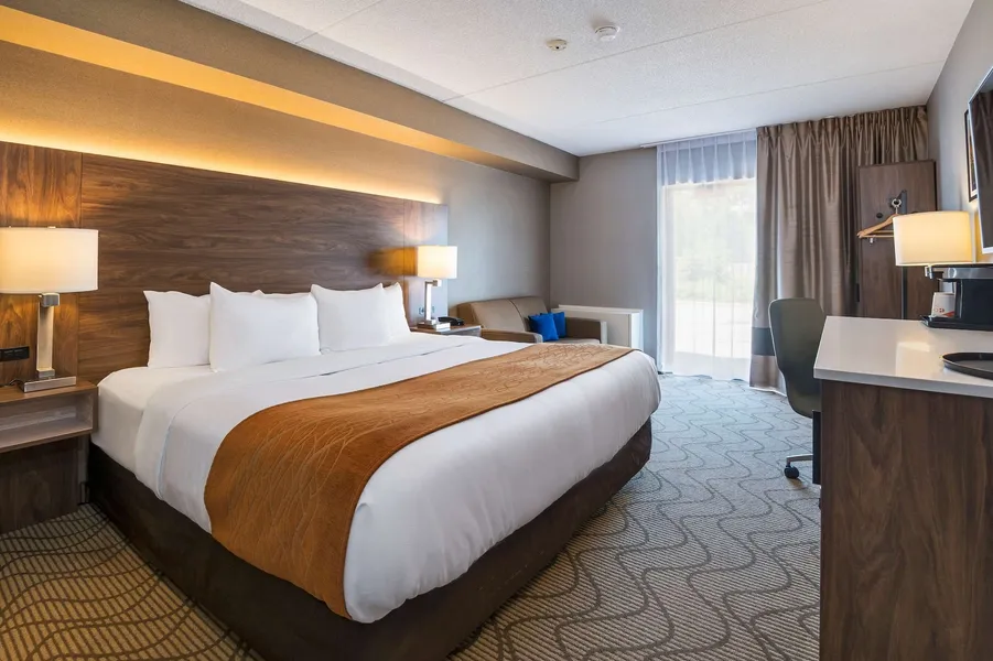 Comfort Inn Lakeshore hotel detail image 6