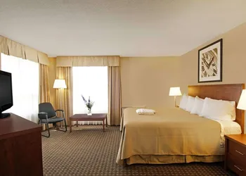 Quality Inn hotel thumbnail 8