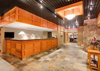 Ramada by Wyndham Pinewood Park Resort North Bay hotel thumbnail 3