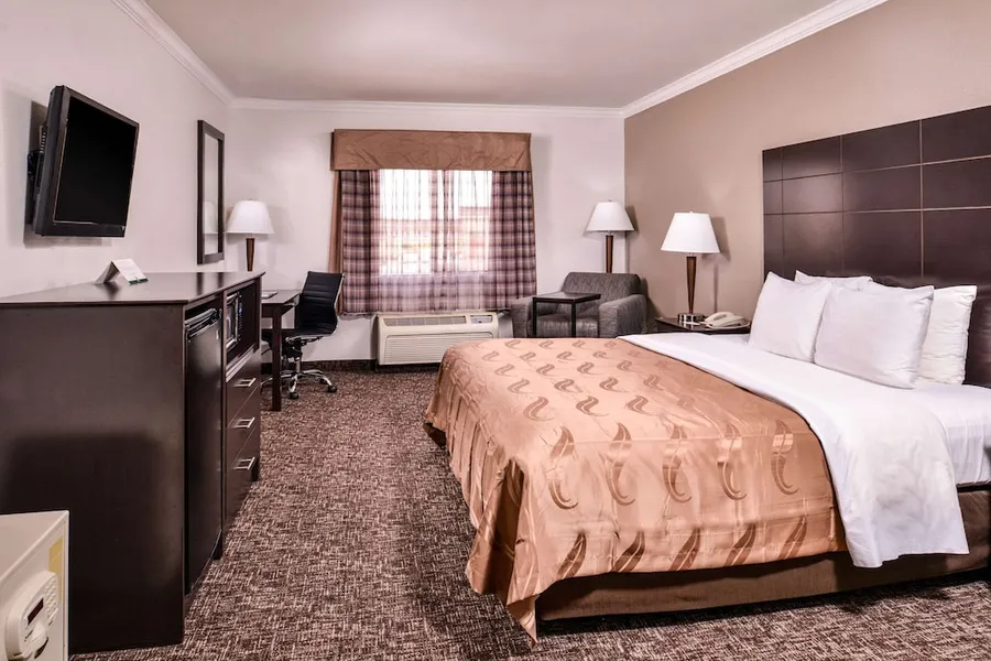 Quality Inn & Suites Beaumont hotel detail image 6