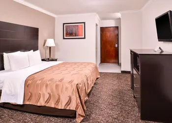 Quality Inn & Suites Beaumont hotel thumbnail 7
