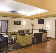 La Quinta Inn & Suites by Wyndham Beaumont West hotel detail image 4