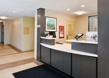 Candlewood Suites Beaumont by IHG hotel thumbnail 2