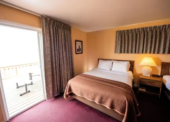 Bell's Melody Motel hotel thumbnail 4