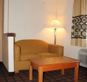 Super 8 by Wyndham Beaumont I-10 South/College St hotel detail image 3