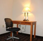 Super 8 by Wyndham Beaumont I-10 South/College St hotel detail image 4