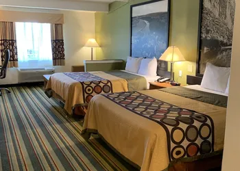 Super 8 by Wyndham Beaumont I-10 South/College St hotel thumbnail 5