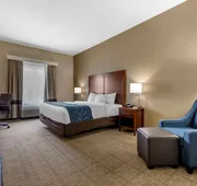 Comfort Inn & Suites Paris hotel detail image 4