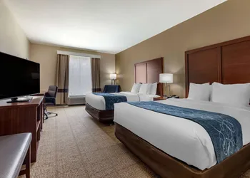 Comfort Inn & Suites Paris hotel thumbnail 7