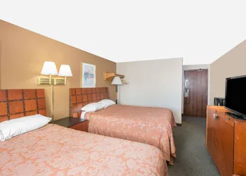 Super 8 by Wyndham Sioux City/Morningside Area hotel thumbnail 5