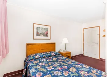 Knights Inn South Sioux City hotel thumbnail 6