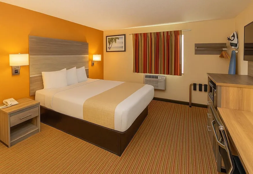 Travelodge by Wyndham Muskegon hotel detail image 2