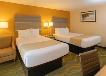 Travelodge by Wyndham Muskegon hotel thumbnail 8