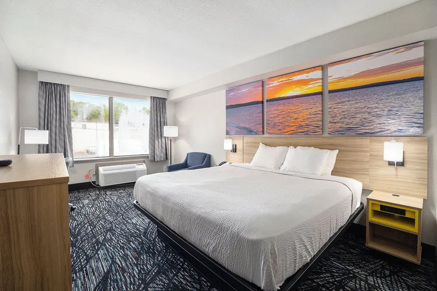 Days Inn & Suites by Wyndham Norton Shores/Muskegon hotel detail image 2