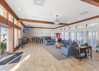 Ramada by Wyndham Houma hotel thumbnail 2