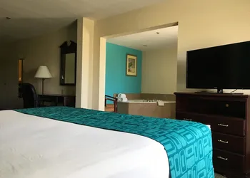 Howard Johnson by Wyndham Houma hotel thumbnail 8