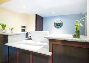 Executive Inn and Kitchenette Suites hotel thumbnail 2