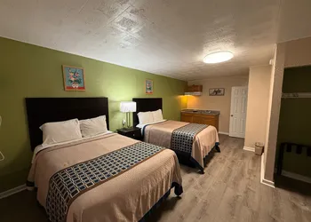 Executive Inn and Kitchenette Suites hotel thumbnail 5