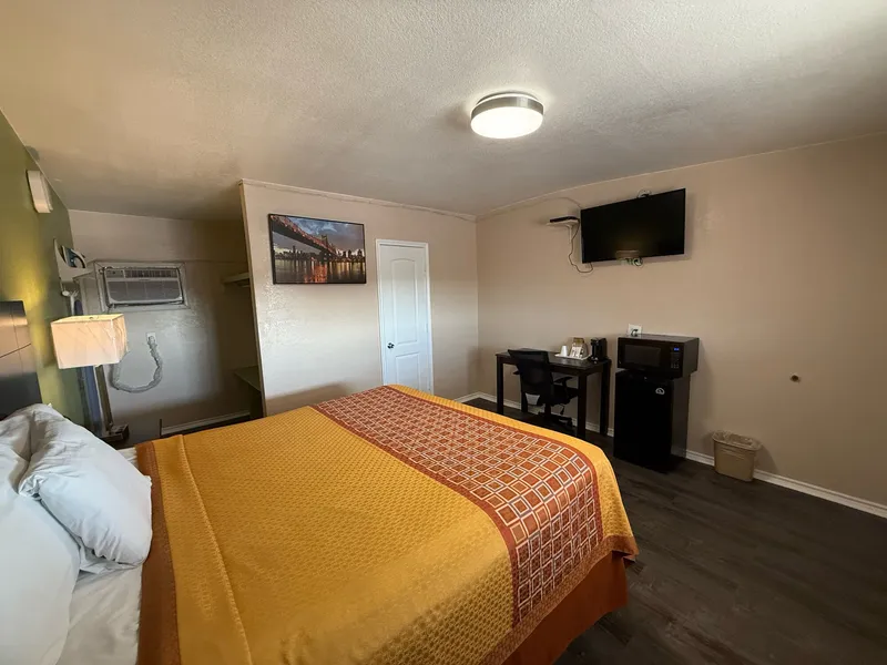 Executive Inn and Kitchenette Suites hotel detail image 6