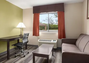 Baymont by Wyndham Monroe hotel thumbnail 5