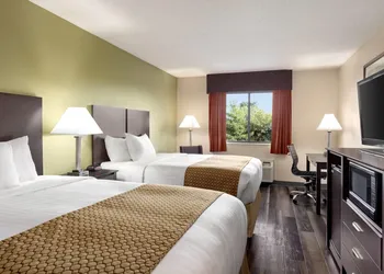 Baymont by Wyndham Monroe hotel thumbnail 6
