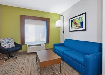 Holiday Inn Express & Suites Three Rivers by IHG hotel thumbnail 5