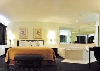Quality Inn Dundee hotel thumbnail 7