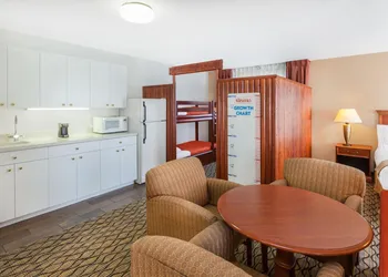 Baymont by Wyndham Chelsea hotel thumbnail 7