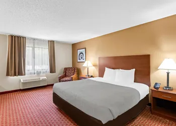 Quality Inn Sawyer hotel thumbnail 5
