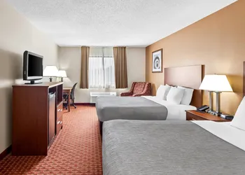 Quality Inn Sawyer hotel thumbnail 8