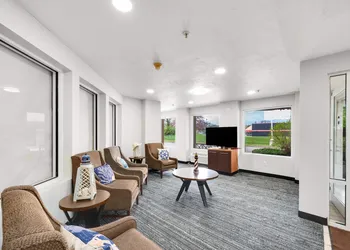 Baymont by Wyndham Dowagiac hotel thumbnail 3