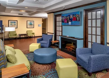 Holiday Inn Express & Suites Lebanon by IHG hotel thumbnail 3