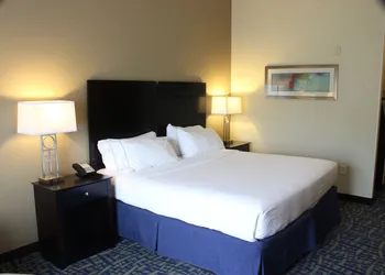 Holiday Inn Express & Suites Lebanon by IHG hotel thumbnail 7