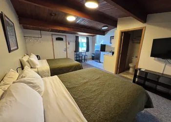 The Pioneer Motel hotel thumbnail 3