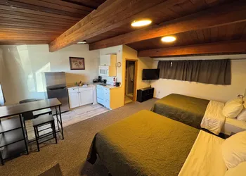 The Pioneer Motel hotel thumbnail 4