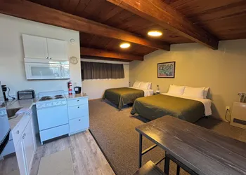 The Pioneer Motel hotel thumbnail 5