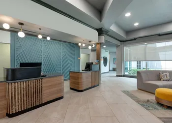 La Quinta Inn & Suites by Wyndham Sherman hotel thumbnail 3