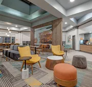 La Quinta Inn & Suites by Wyndham Sherman hotel detail image 7