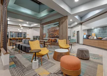 La Quinta Inn & Suites by Wyndham Sherman hotel thumbnail 7