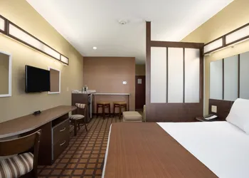 Microtel Inn & Suites by Wyndham Carrollton hotel thumbnail 6